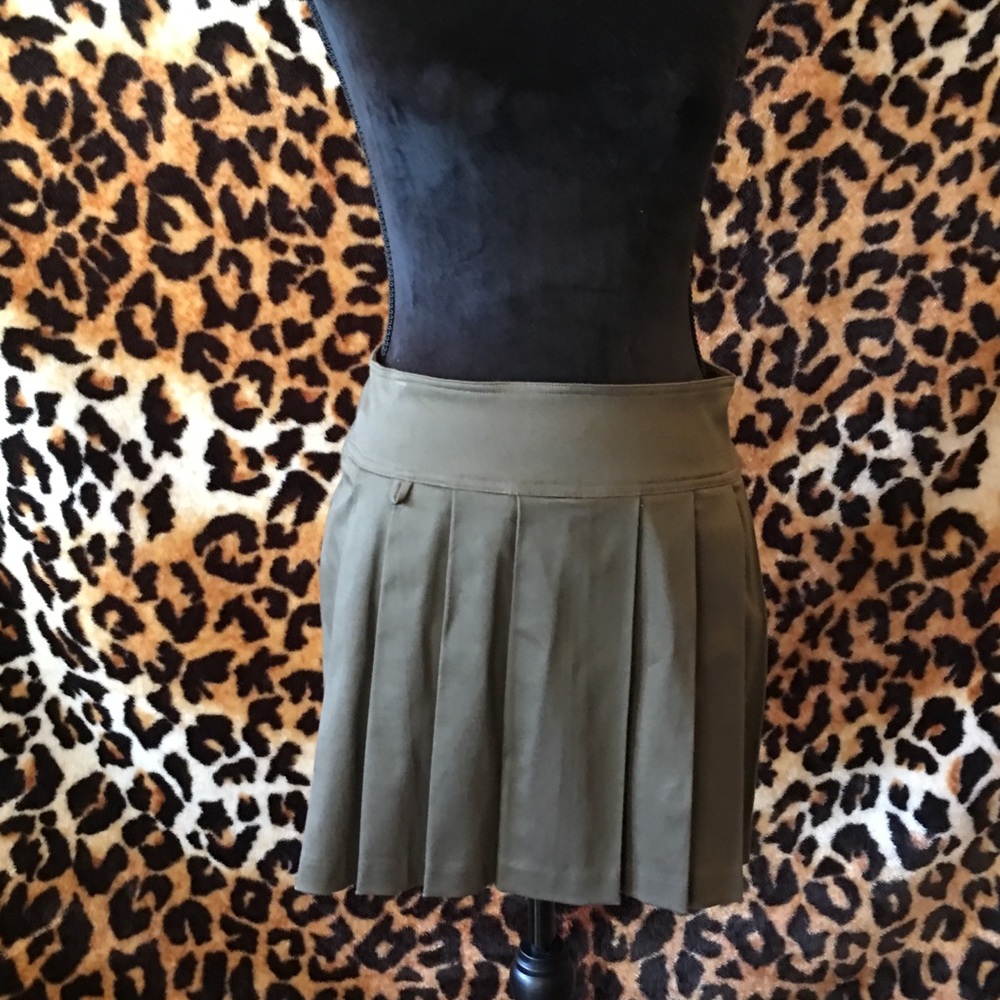 Bisou olive pleated mini NWT